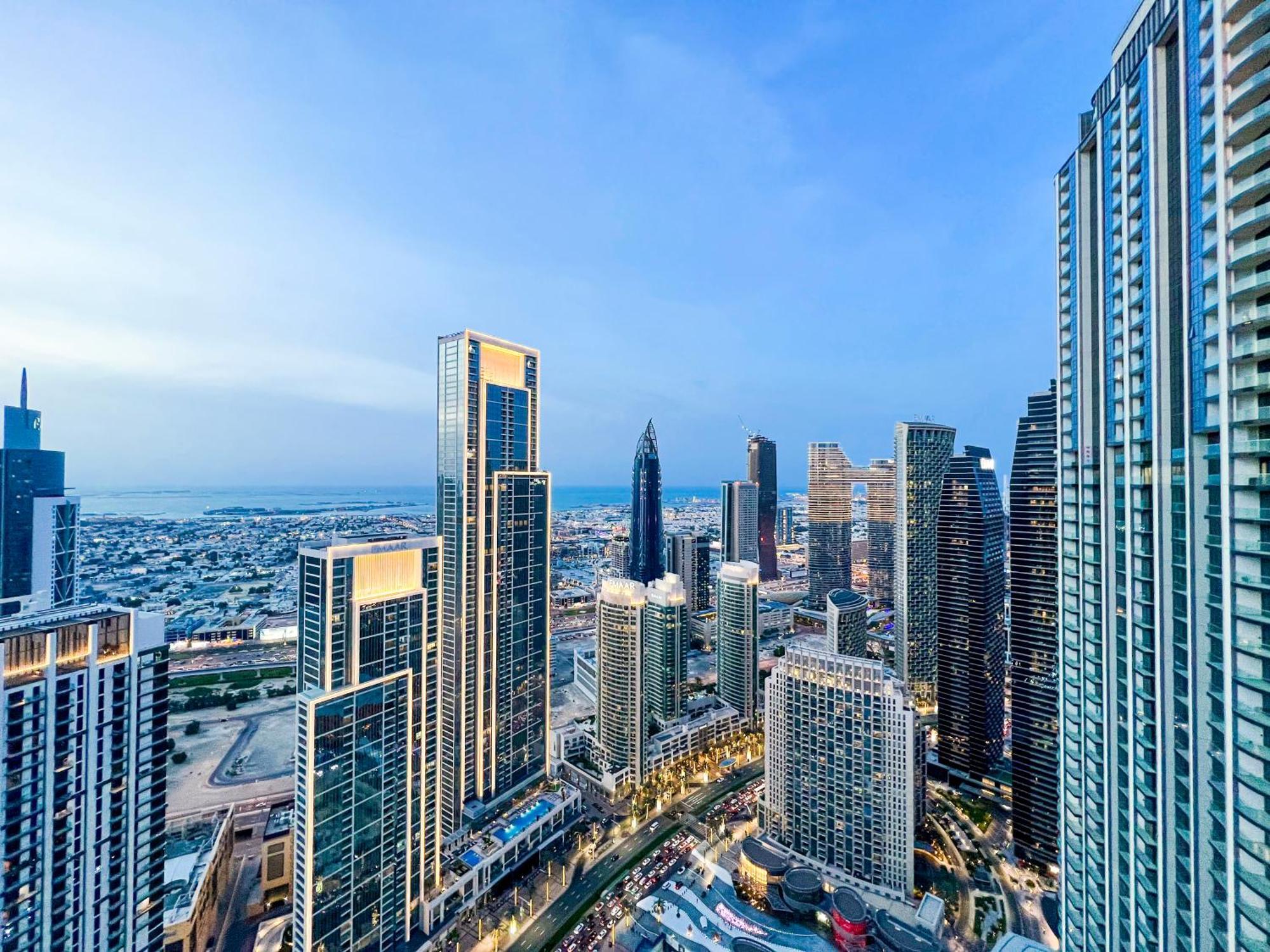 Downtown Luxury - Stunning Burj Khalifa & Sea View - 5 Minutes Walk To Dubai Mall Dış mekan fotoğraf